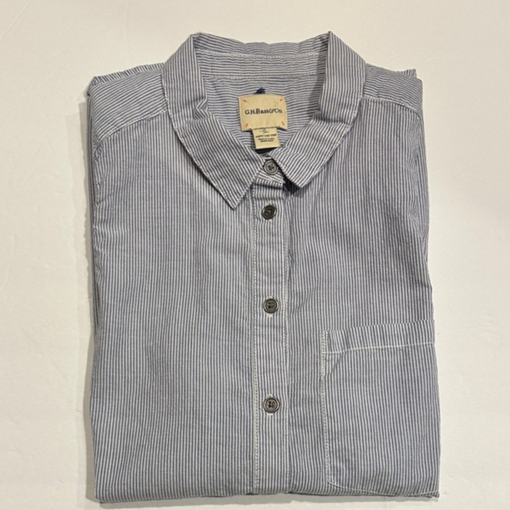 G H Bass & co Sleeveless Blue and White striped Button Down Shirt Size Small